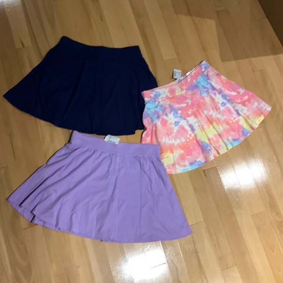 NWT/NWOT 3 Children’s Place Skirts/Skorts with shorts attached - size 16 - Picture 1 of 16